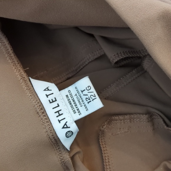Athleta Rustic Beige Cardiff Lightweight Hiking Travel Pants Folded Hem Sz 12 - Picture 6 of 10
